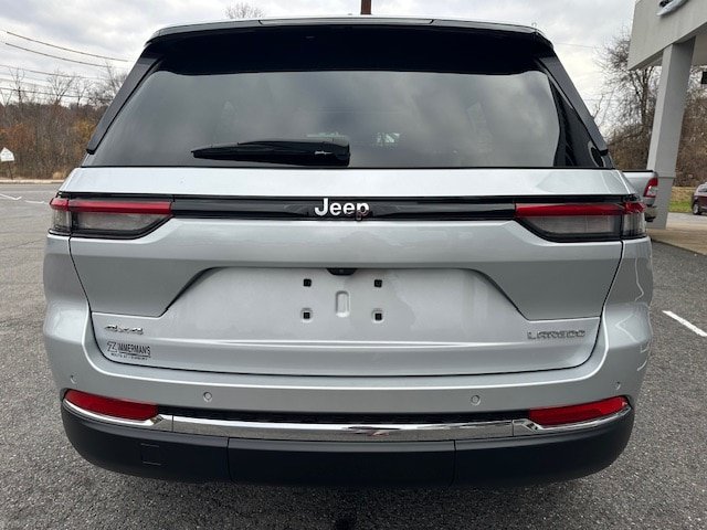Certified 2024 Jeep Grand Cherokee Laredo X w/ Trailer Tow Package AWD/4WD image 7