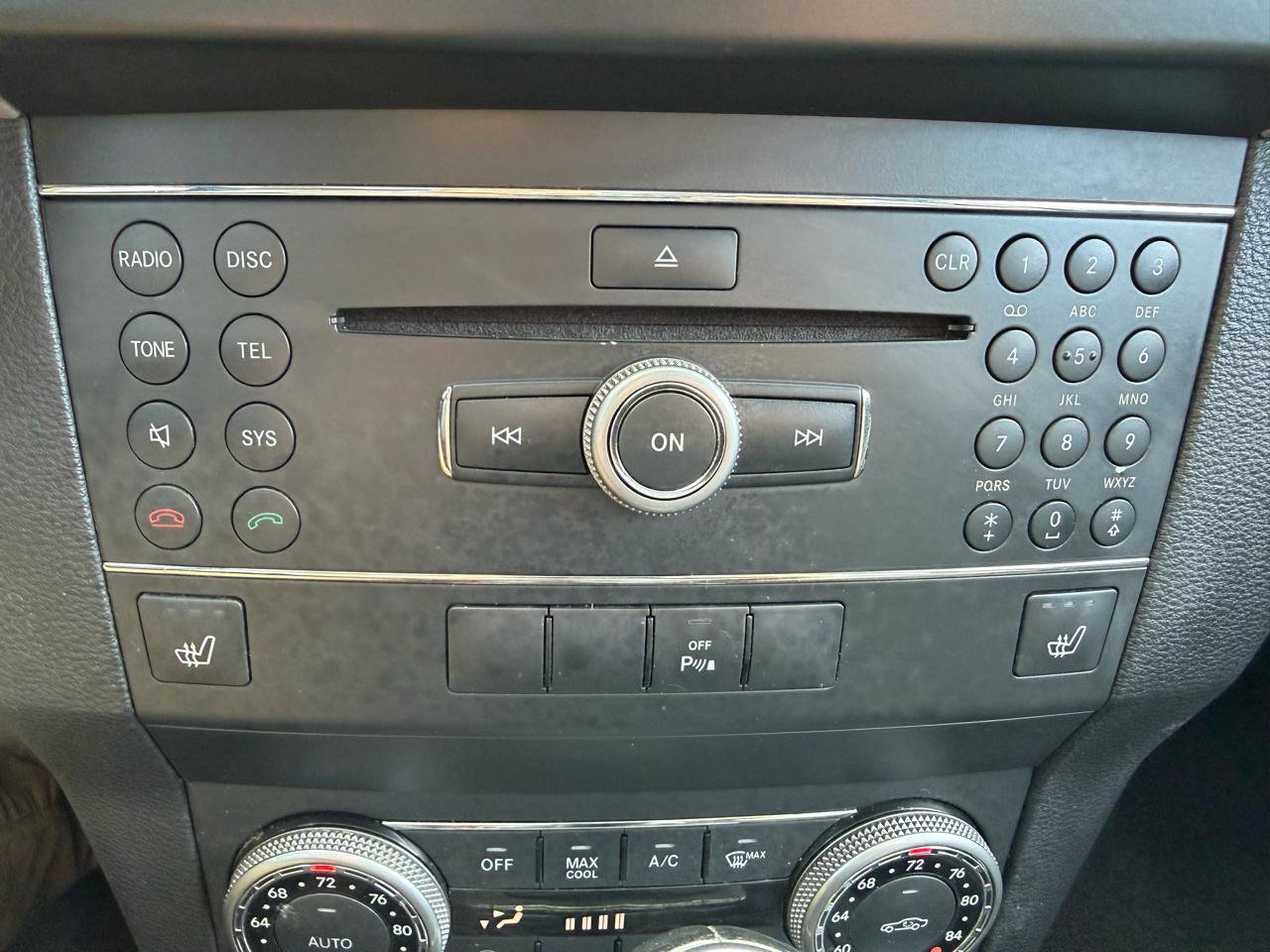 Used 2010 Mercedes-Benz GLK 350 4MATIC image 34