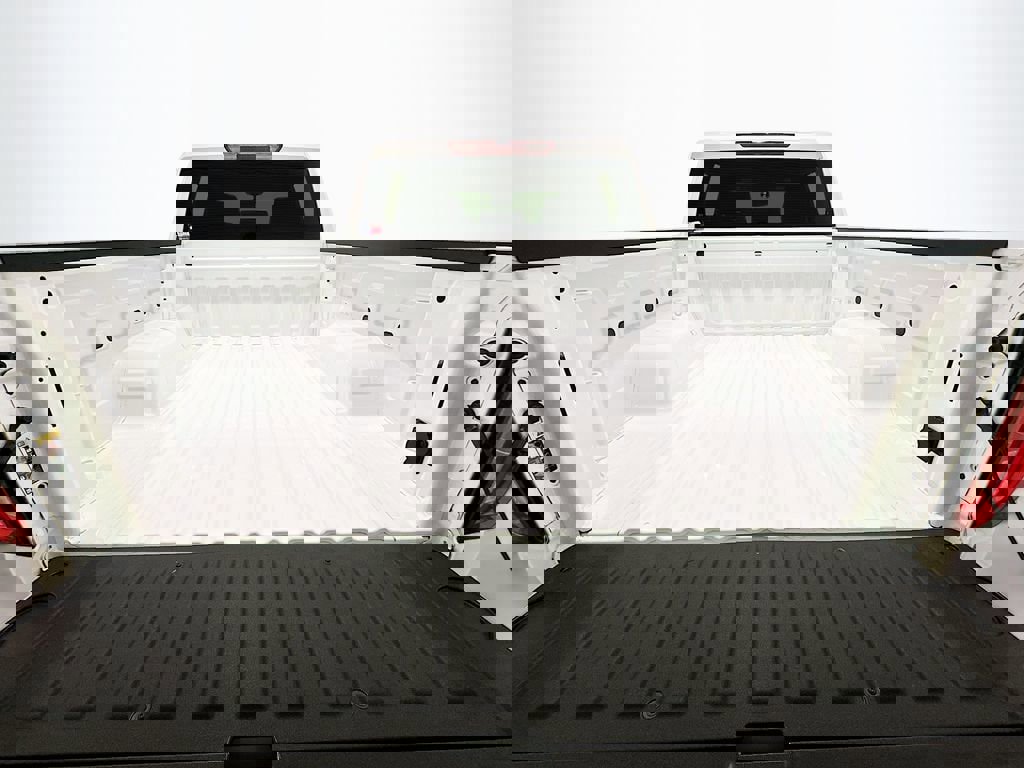 New 2026 GMC Sierra 1500 SLT image 9