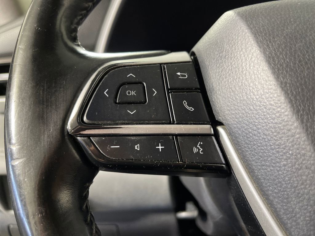 Used 2022 Toyota Highlander XLE AWD/4WD image 28