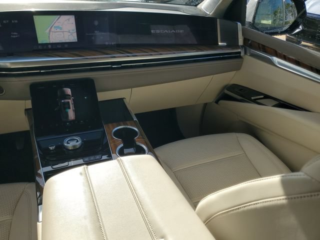 Used 2025 Cadillac Escalade ESV Sport Platinum w/ LPO, Floor Liner Package AWD/4WD image 17