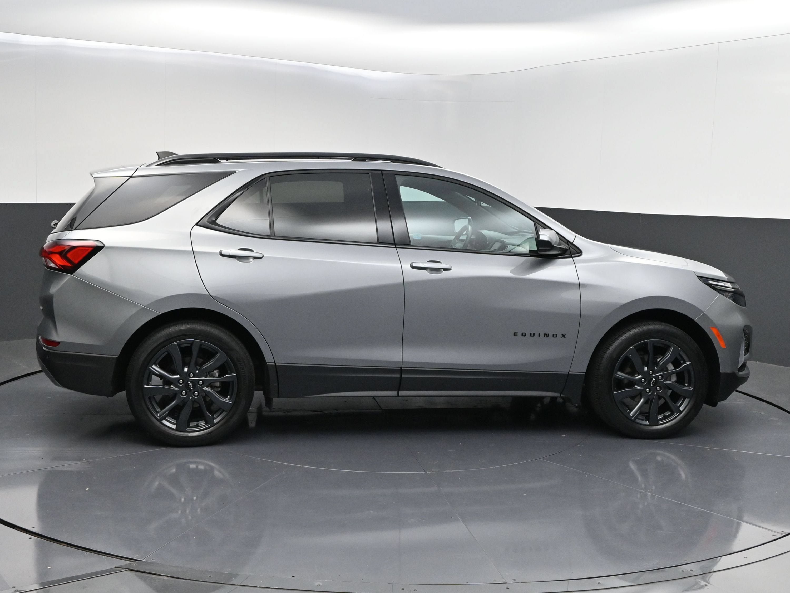 Certified 2023 Chevrolet Equinox RS FWD image 8