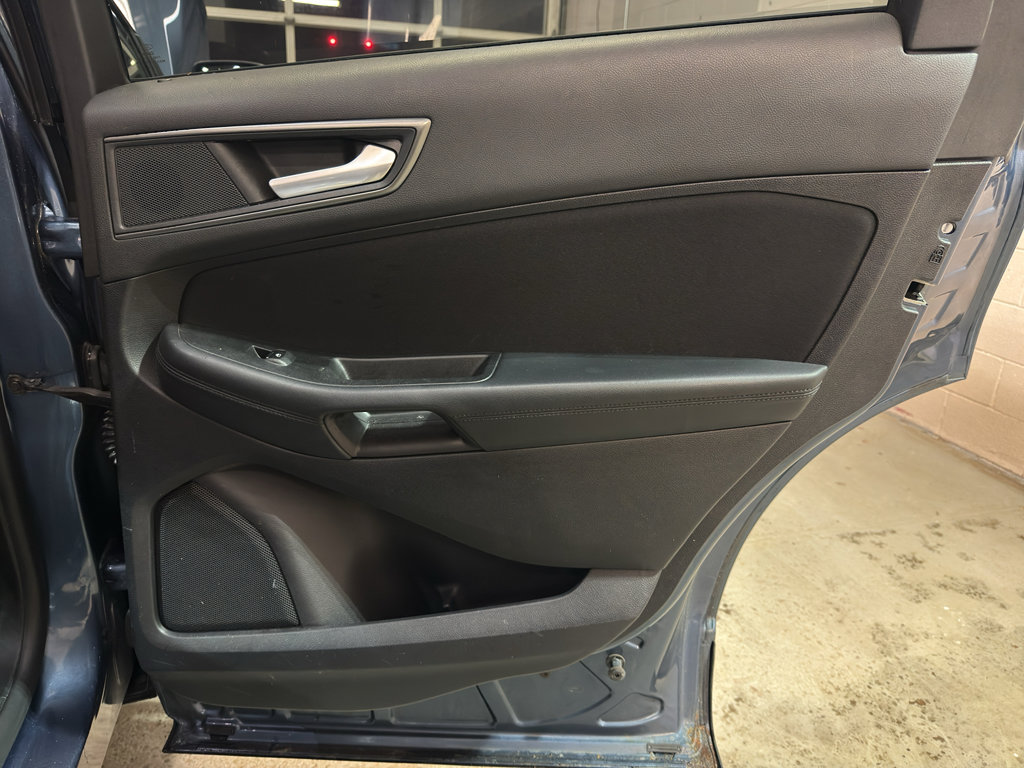Used 2019 Ford Edge SE AWD/4WD image 24
