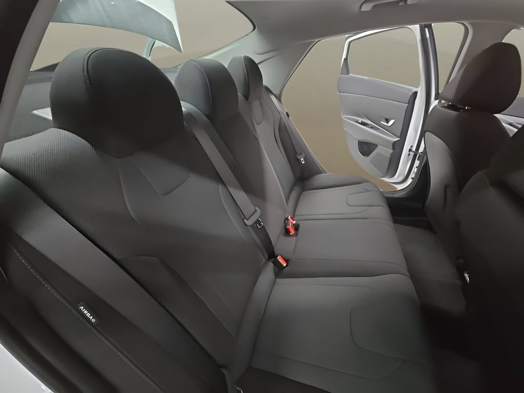 New 2026 Hyundai Elantra SE FWD image 23