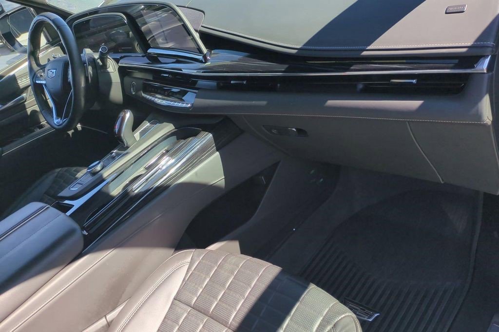 Certified 2024 Cadillac Escalade V w/ Heavy-Duty Trailer Package image 18