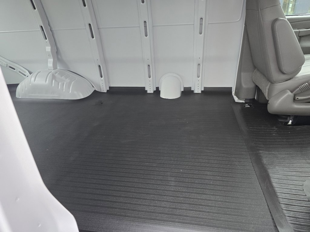 New 2025 Chevrolet Express 2500 image 9