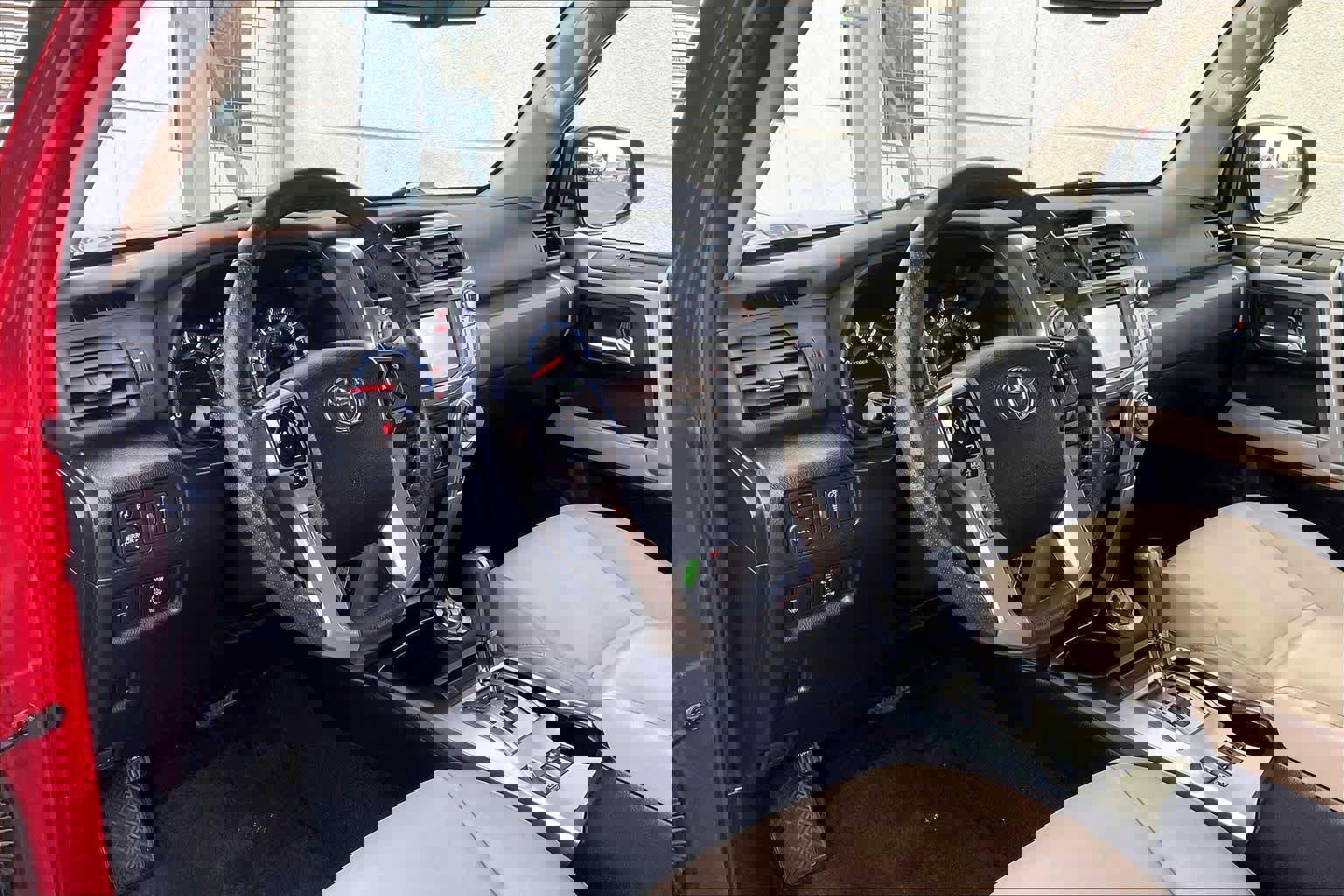 Used 2019 Toyota 4Runner SR5 Premium image 17