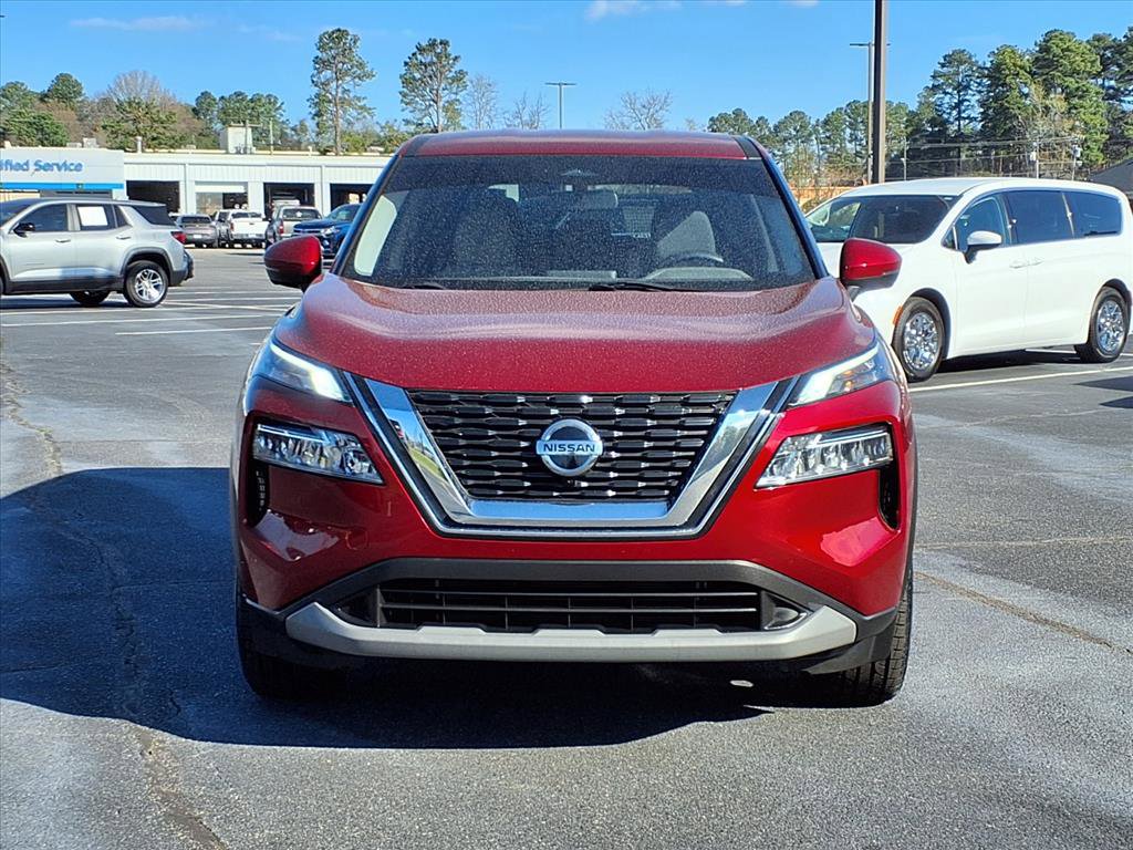 Used 2021 Nissan Rogue SV image 2
