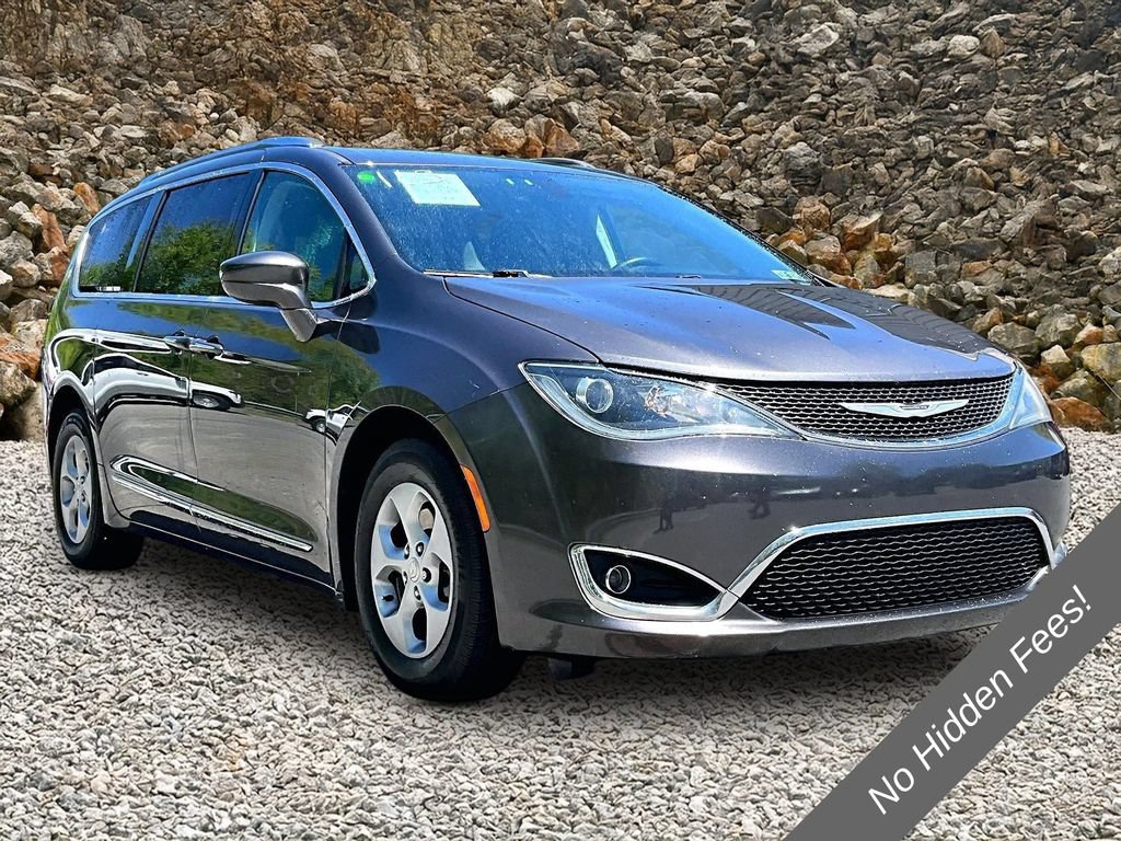 Used 2017 Chrysler Pacifica Touring-L Plus FWD image 9
