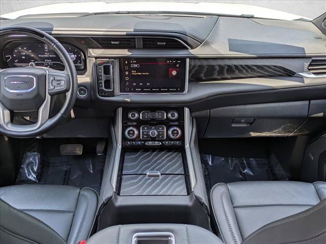 Used 2024 GMC Yukon Denali w/ Advanced Technology Package AWD/4WD image 22
