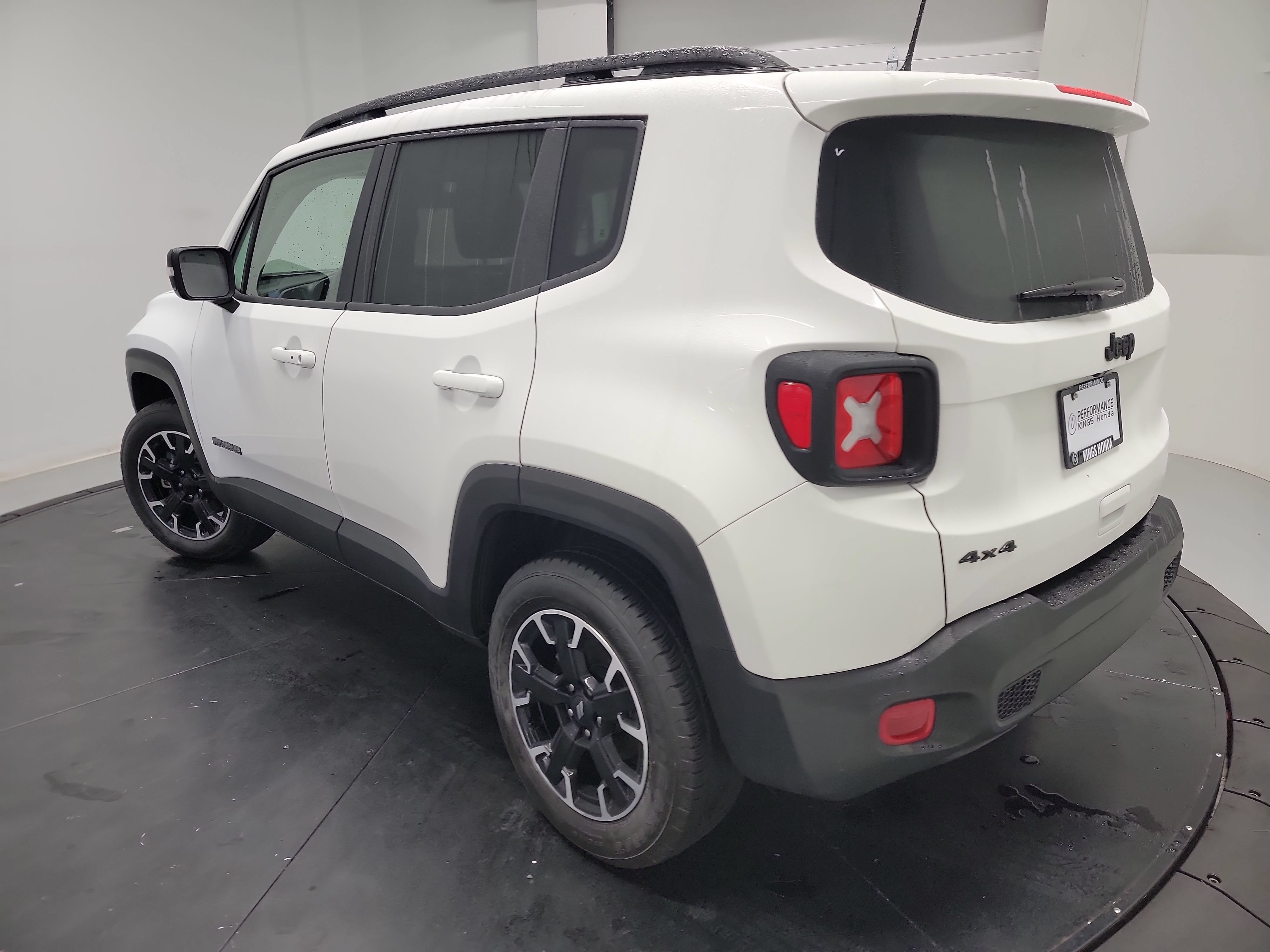 Used 2023 Jeep Renegade Latitude w/ Sun/Sound Group AWD/4WD image 6
