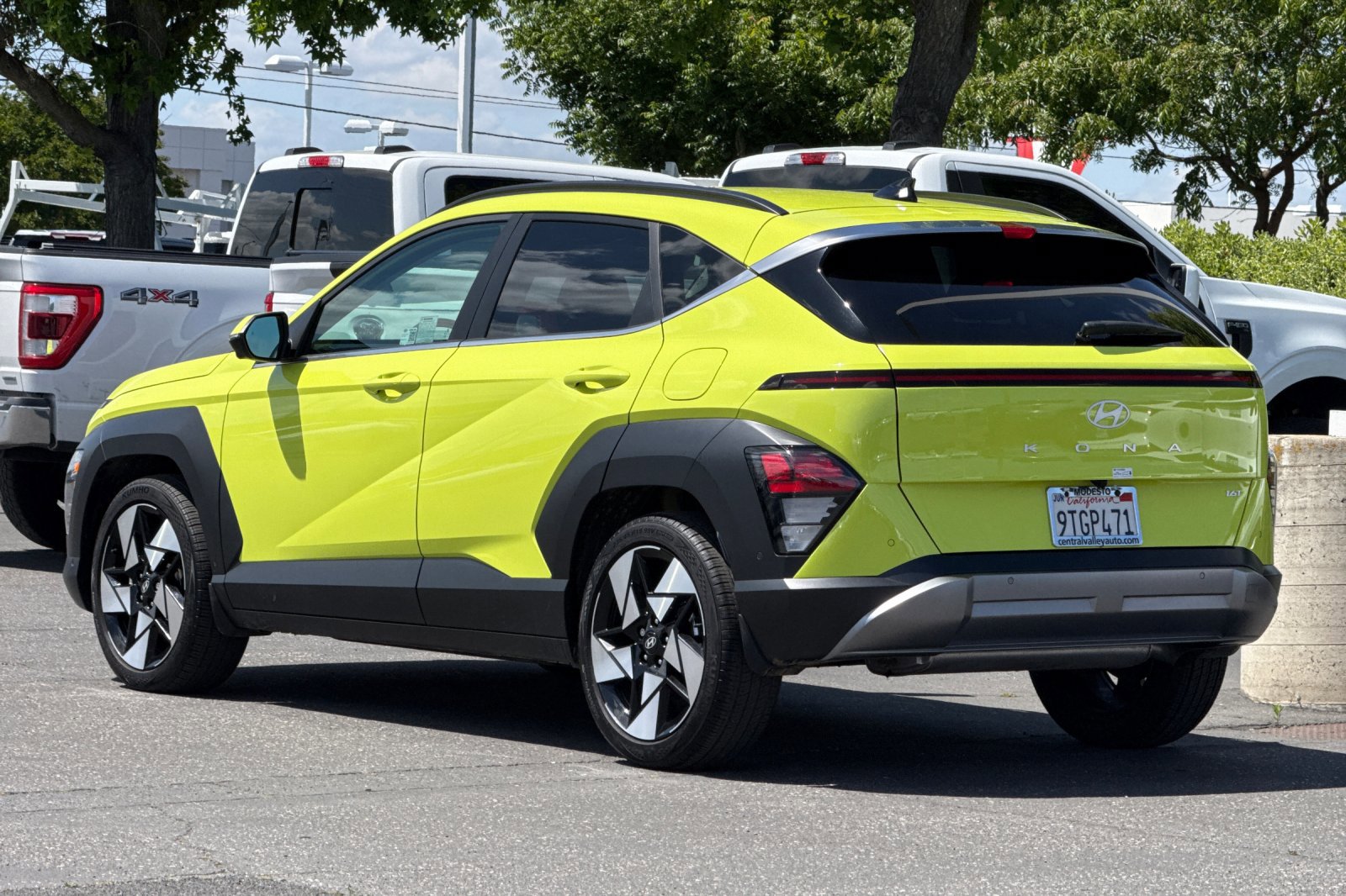 Used 2025 Hyundai Kona Limited FWD image 6