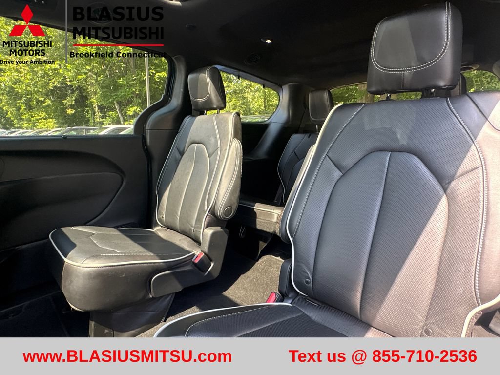 Used 2023 Chrysler Pacifica Limited w/ S Appearance Package FWD image 22