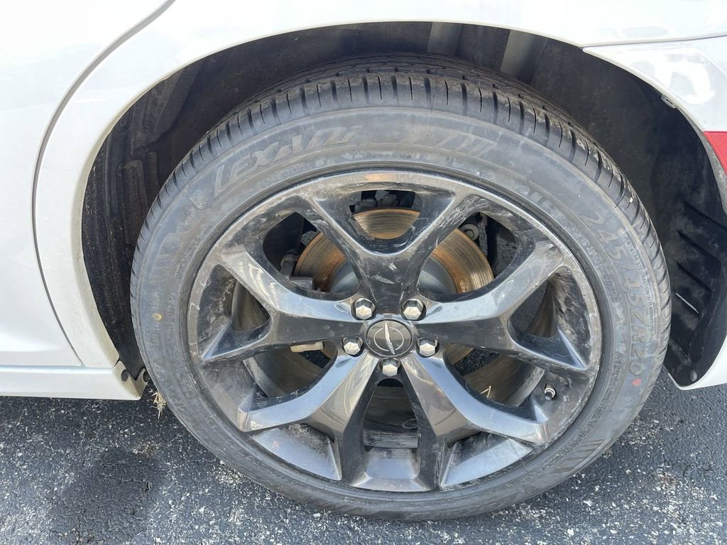 Used 2022 Chrysler 300 Touring L w/ Comfort Group RWD image 10