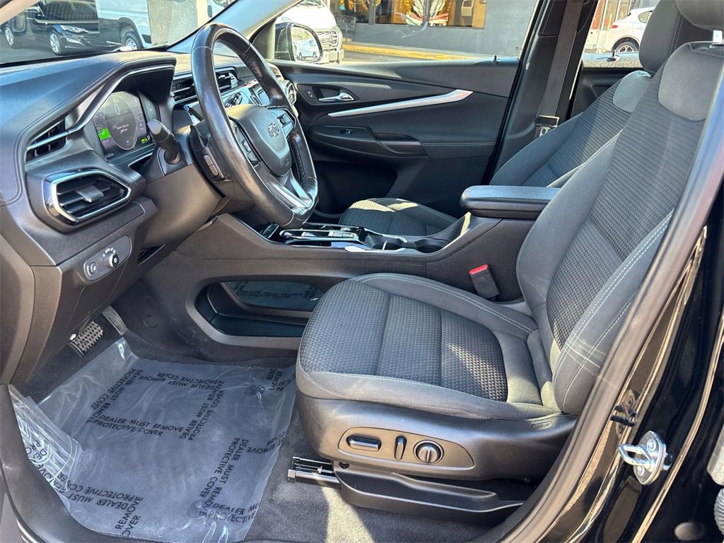 Used 2022 Chevrolet Bolt EUV LT w/ Comfort Package image 11