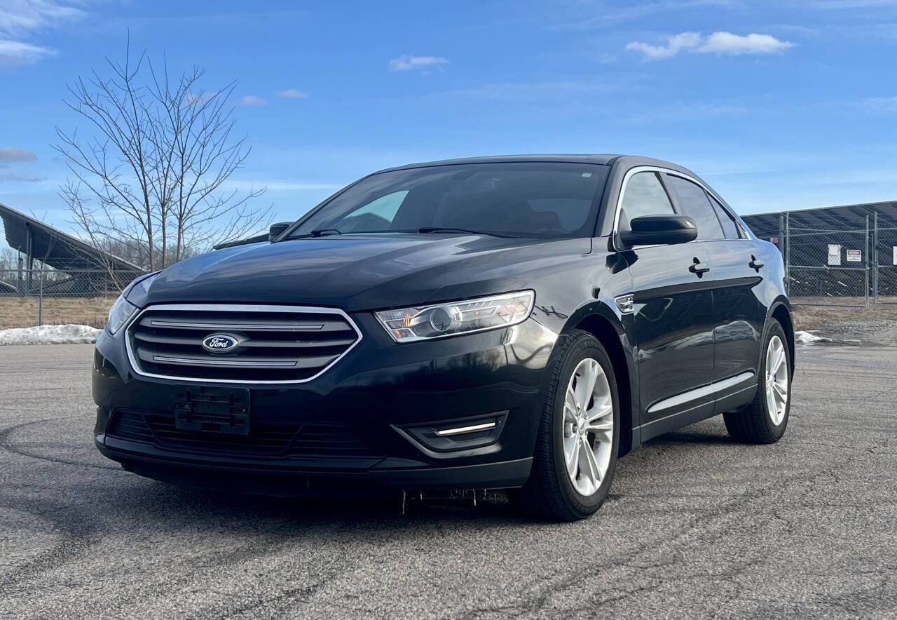 Used 2013 Ford Taurus SEL image 1