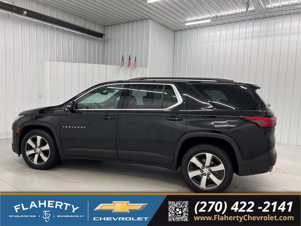Used 2023 Chevrolet Traverse LT w/ LT Premium Package AWD/4WD image 5