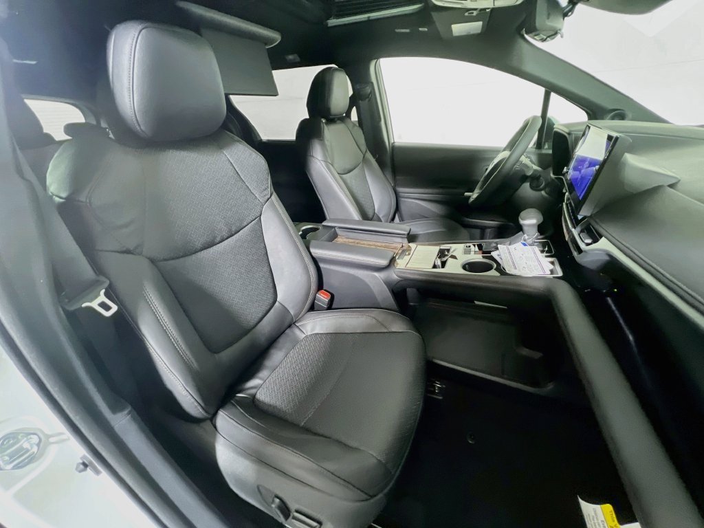 New 2026 Toyota Sienna Platinum AWD/4WD image 21