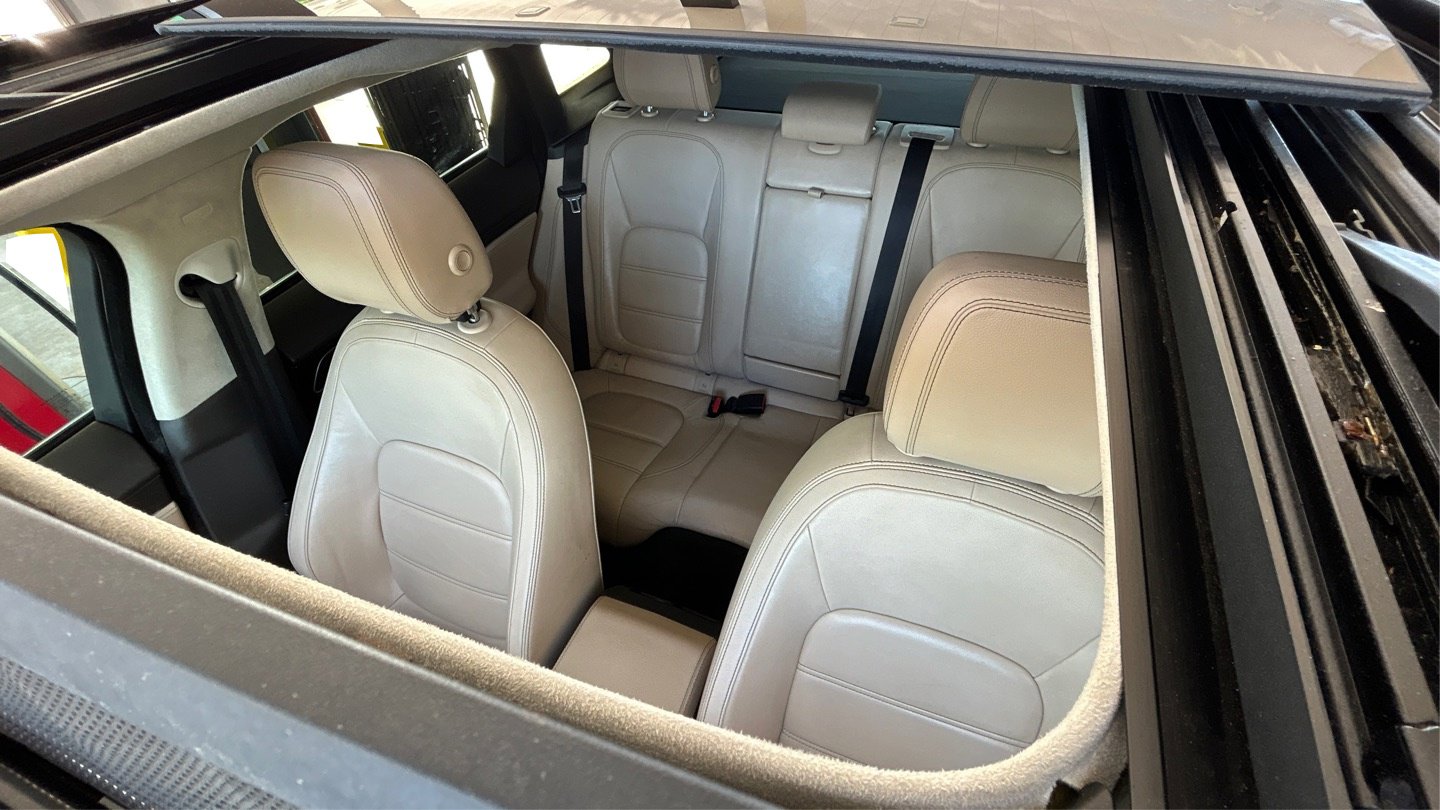 Used 2019 Jaguar F-PACE Prestige image 18