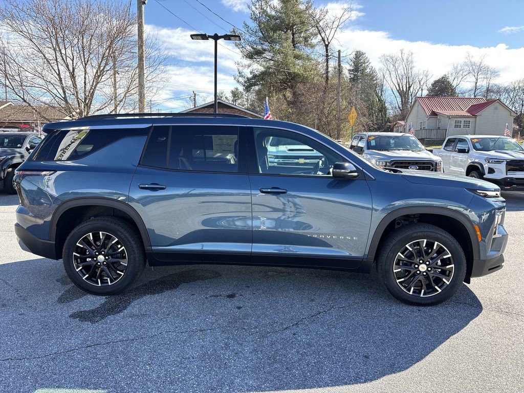 New 2026 Chevrolet Traverse LT w/ Sun and Wheel Package image 9