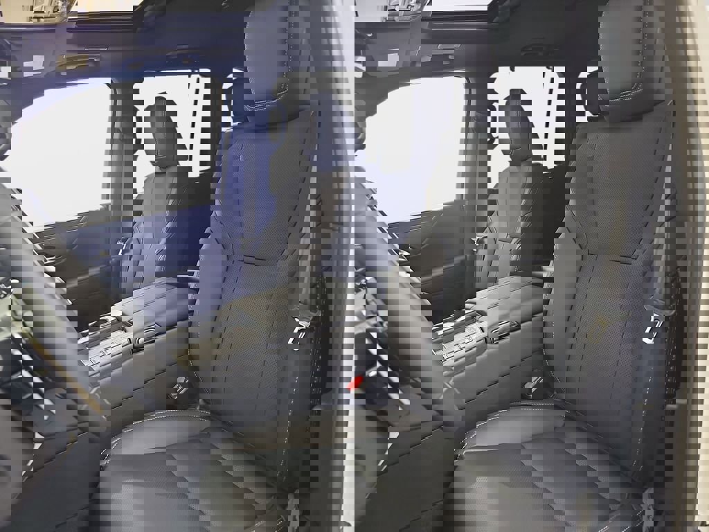 New 2026 Lexus LX 700h Luxury image 15