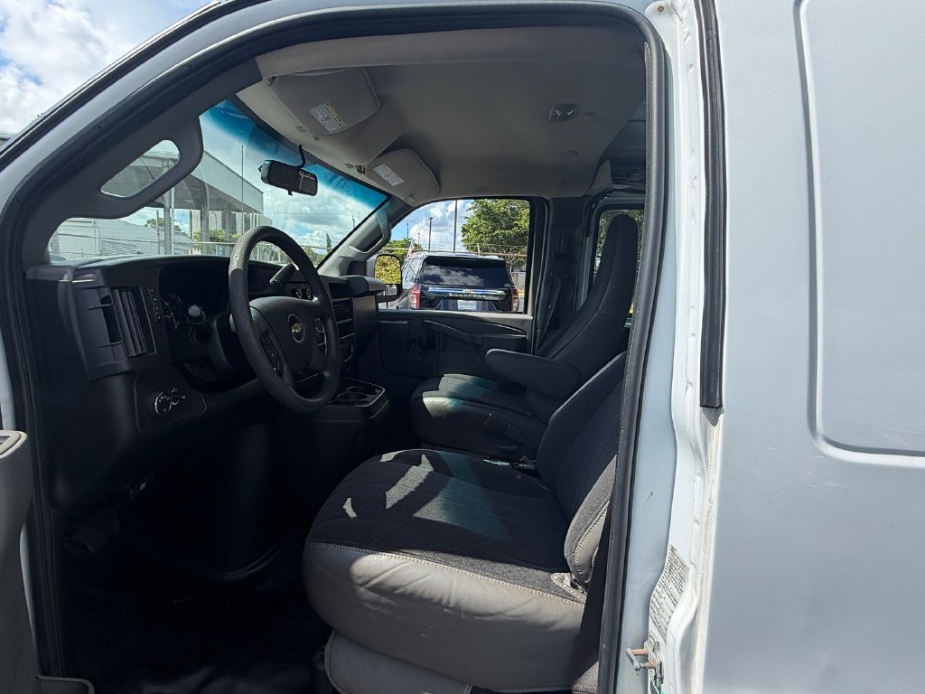 Used 2019 Chevrolet Express 2500 w/ Driver Convenience Package RWD image 9