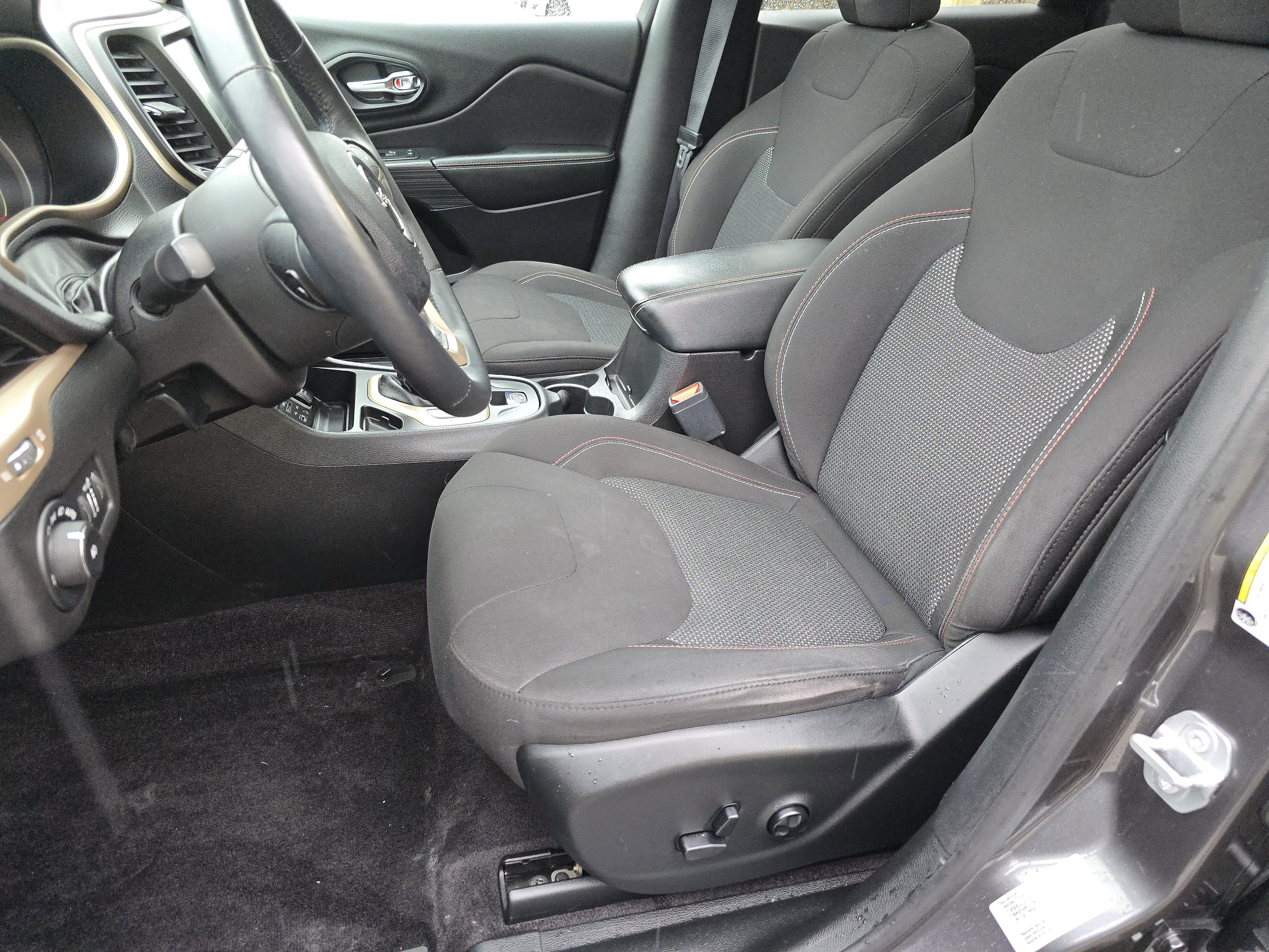 Used 2016 Jeep Cherokee 75th Anniversary image 20