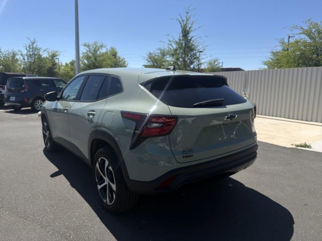 Used 2024 Chevrolet Trax RS w/ Driver Confidence Package FWD image 14