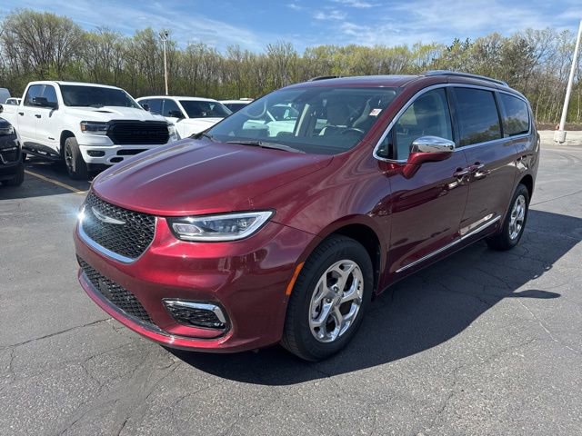 Used 2021 Chrysler Pacifica Limited w/ Premium & Safety Sphere Group AWD/4WD image 4