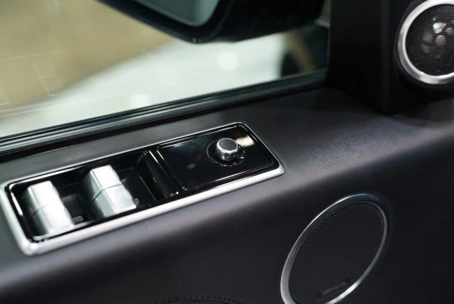 Used 2021 Land Rover Range Rover Autobiography AWD/4WD image 9