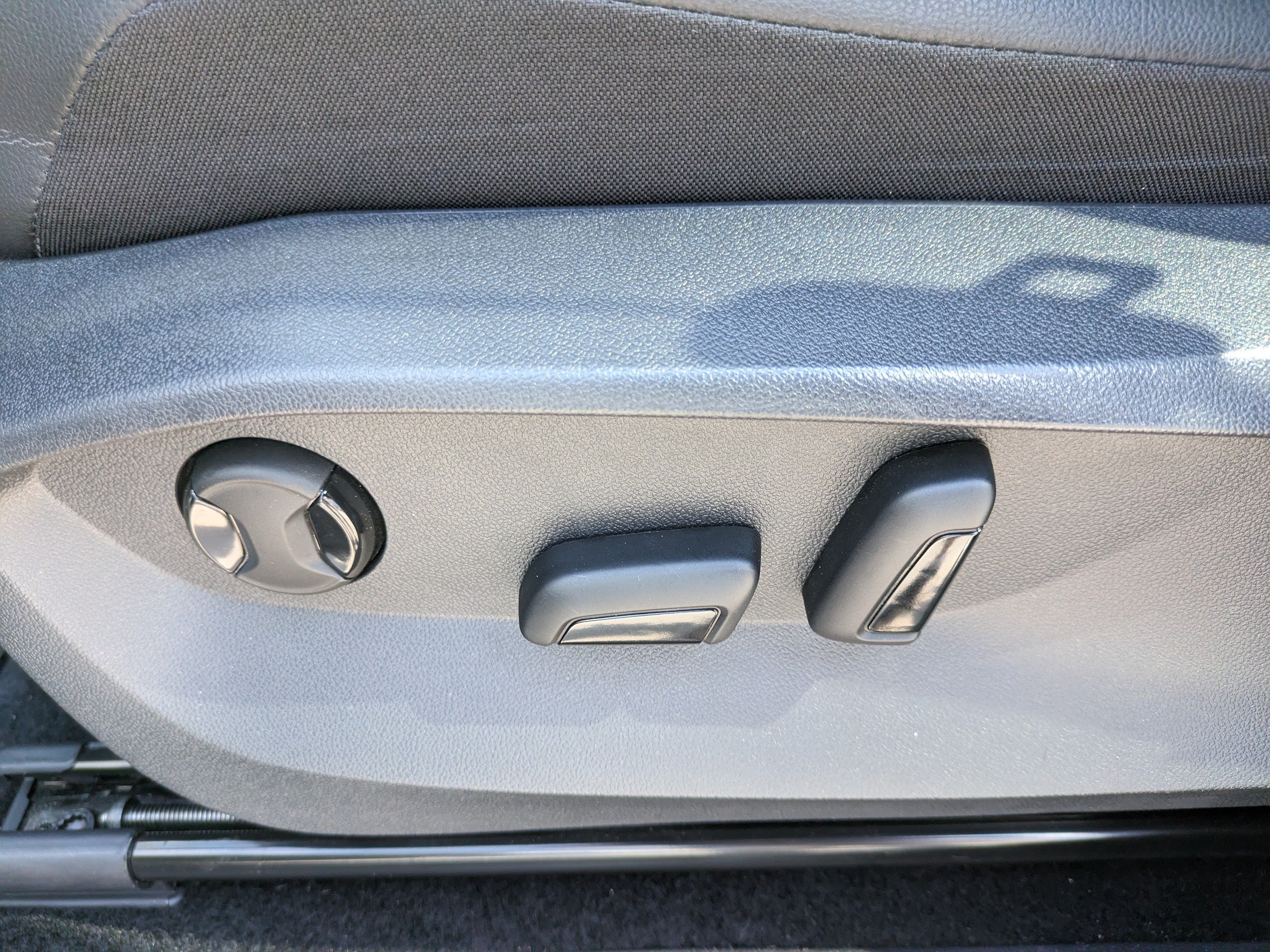 Certified 2023 Volkswagen Tiguan SE FWD image 21
