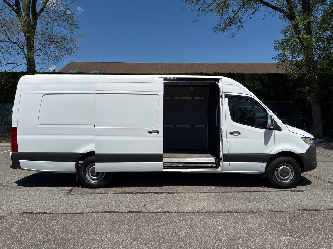 Used 2020 Mercedes-Benz Sprinter 2500 w/ Driver Convenience Package image 24
