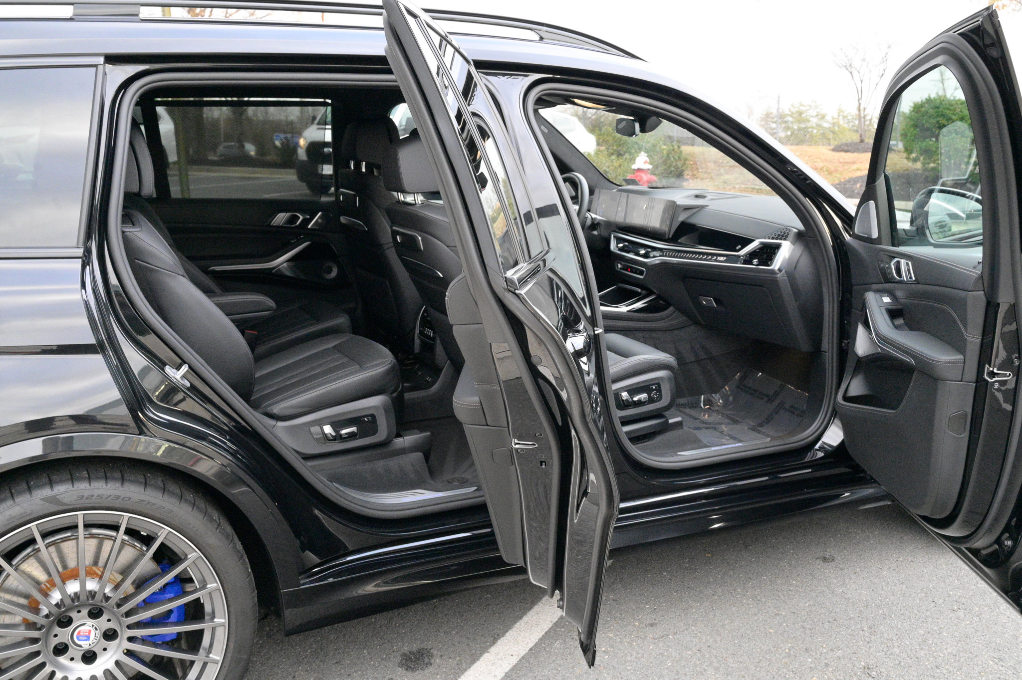 Used 2025 BMW ALPINA XB7 image 57