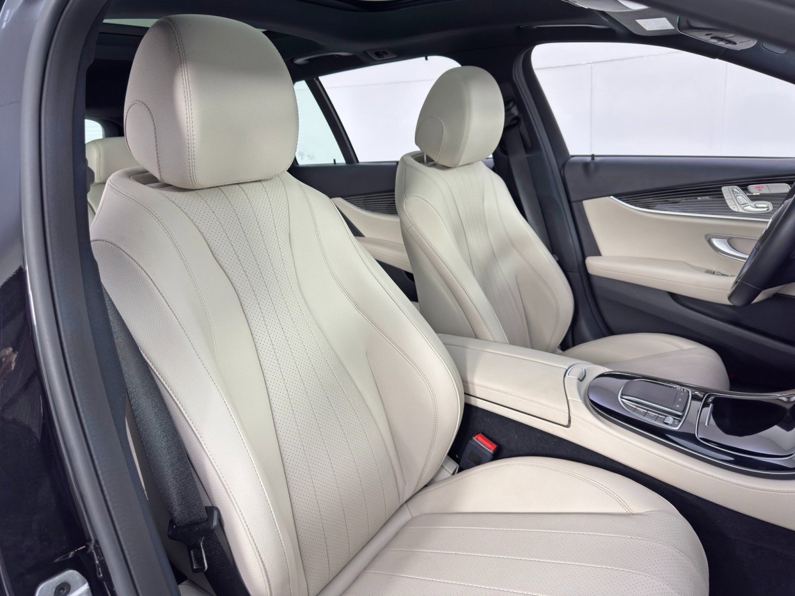 Used 2022 Mercedes-Benz E 450 4MATIC All-Terrain Wagon w/ Driver Assistance Package image 39