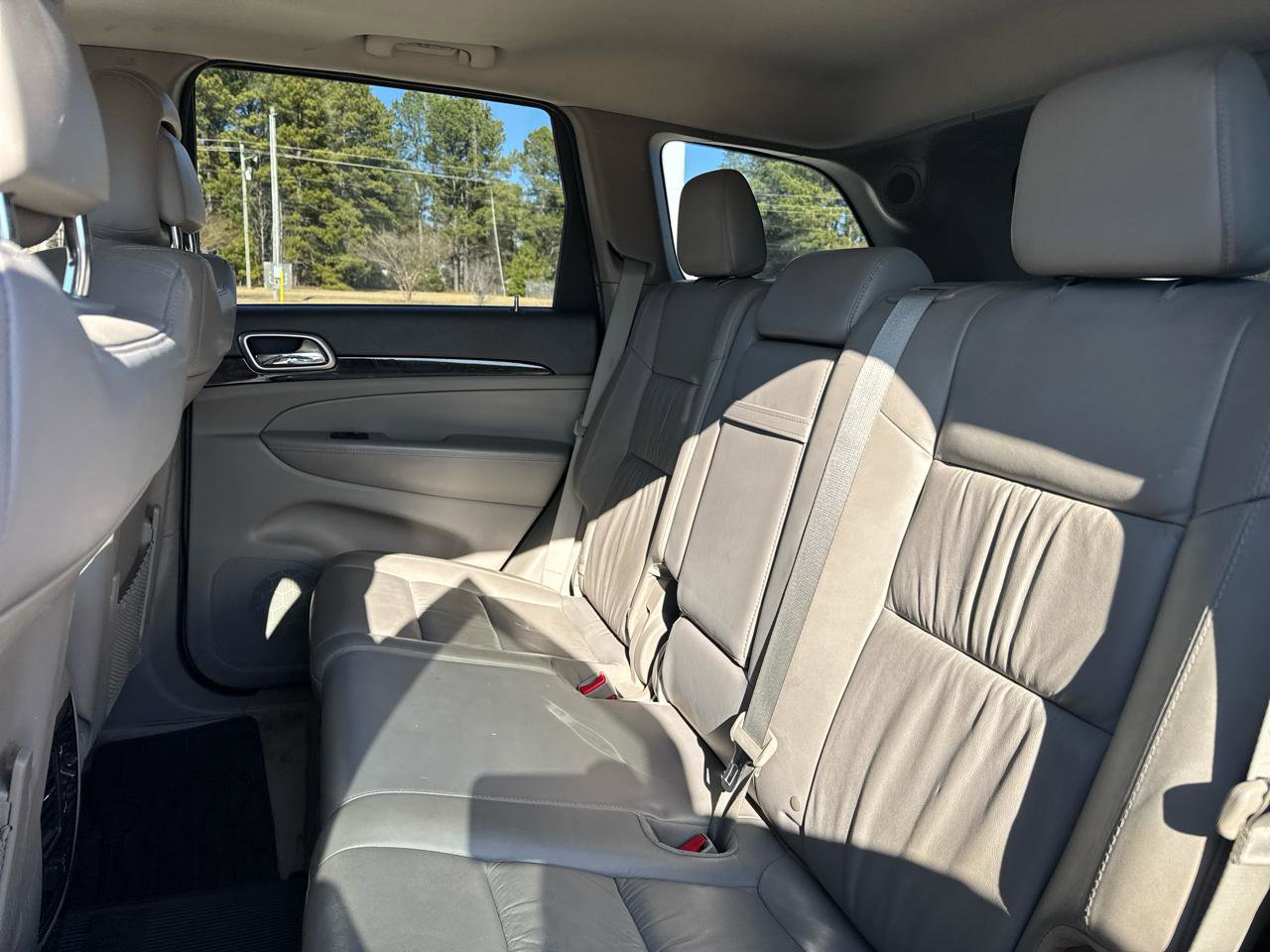 Used 2012 Jeep Grand Cherokee Laredo image 18