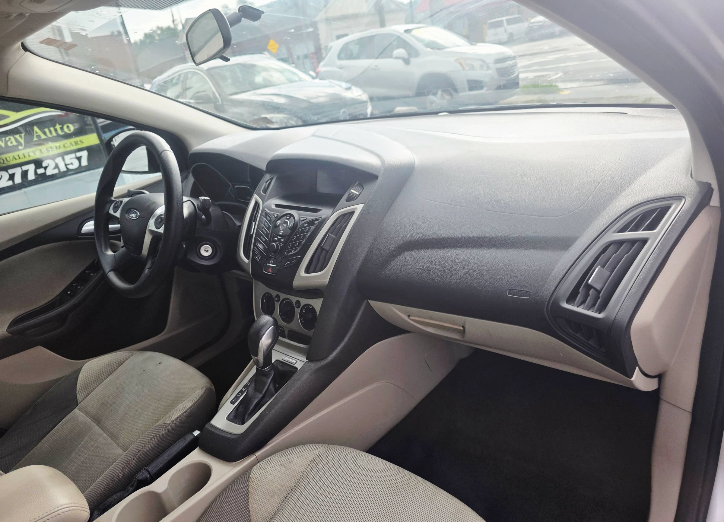Used 2013 Ford Focus SE FWD image 12
