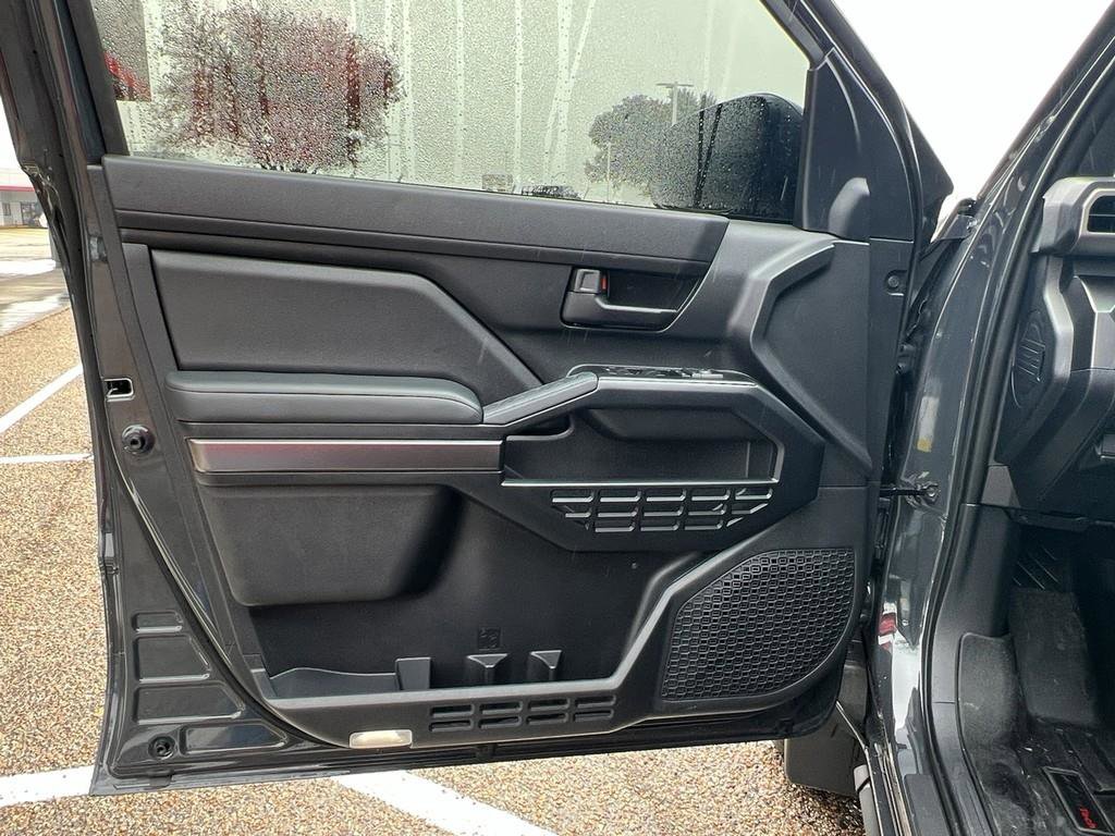 Used 2025 Toyota 4Runner SR5 image 39