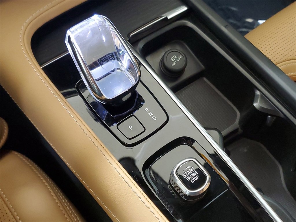 Used 2025 Volvo XC90 T8 Ultra w/ Protection Package Premier image 24