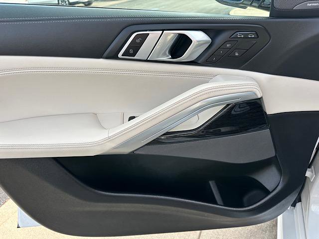 Certified 2024 BMW X6 xDrive40i w/ Executive Package image 19