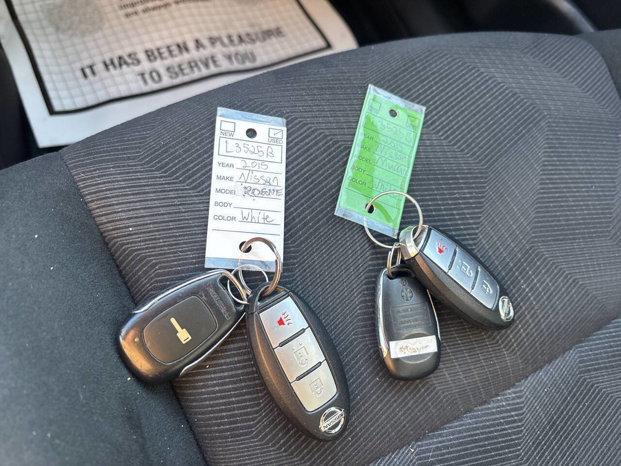 Used 2015 Nissan Rogue SV w/ SV Moonroof Package image 32