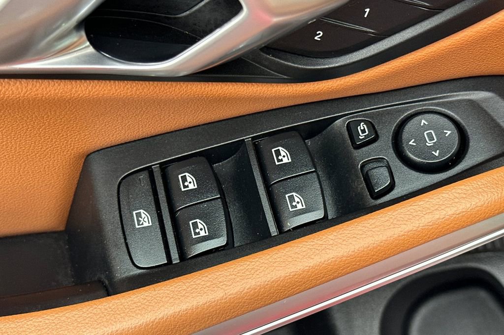 Used 2022 BMW 330i Sedan w/ Driving Assistance Package image 11