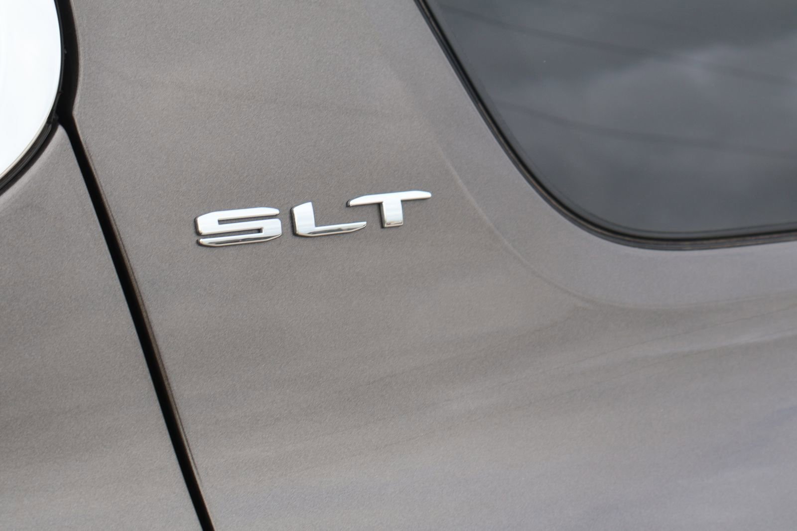 Used 2020 GMC Acadia SLT FWD image 3