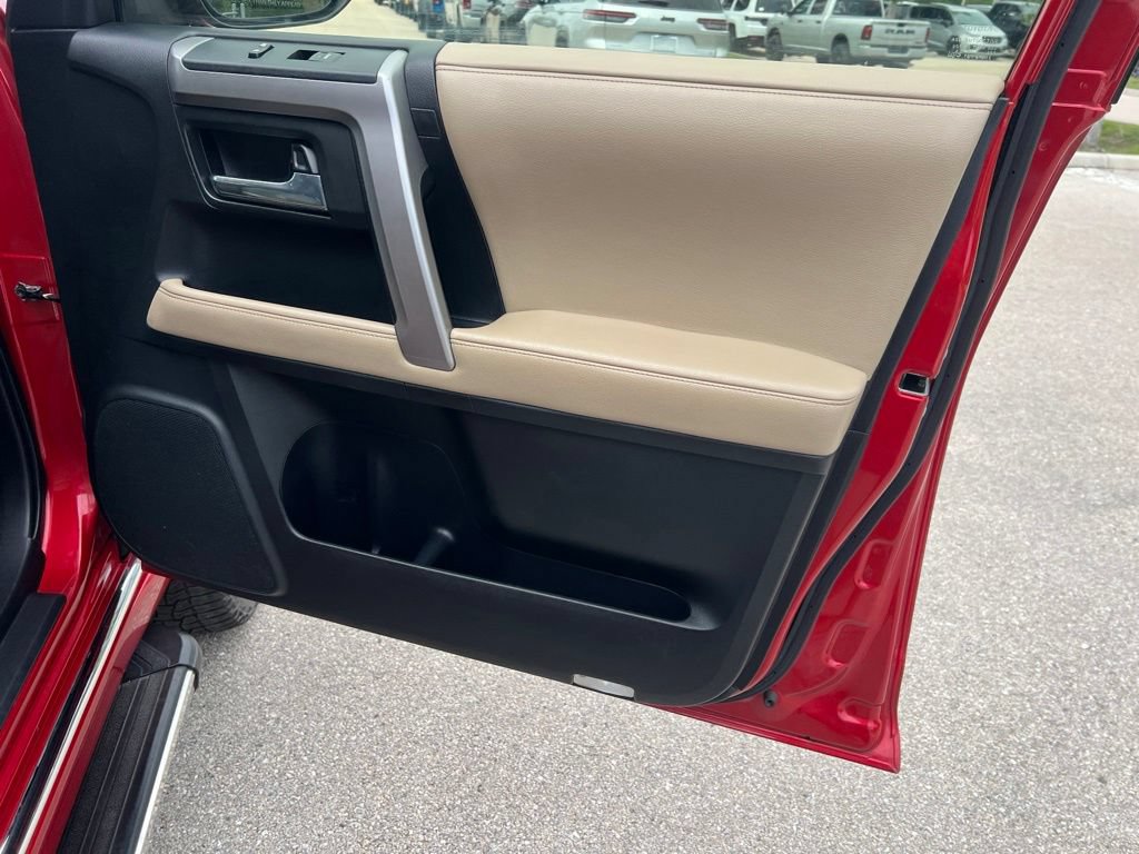 Used 2016 Toyota 4Runner Limited AWD/4WD image 14
