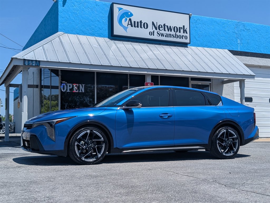 Used 2025 Kia K4 GT-Line w/ GT-Line Premium Package FWD image 1