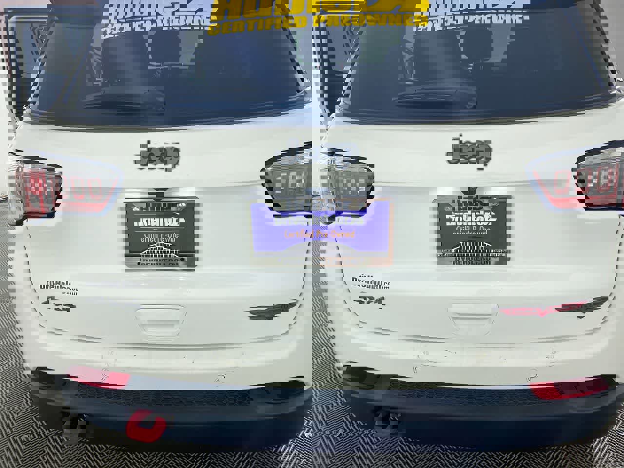 Used 2023 Jeep Compass Trailhawk image 17