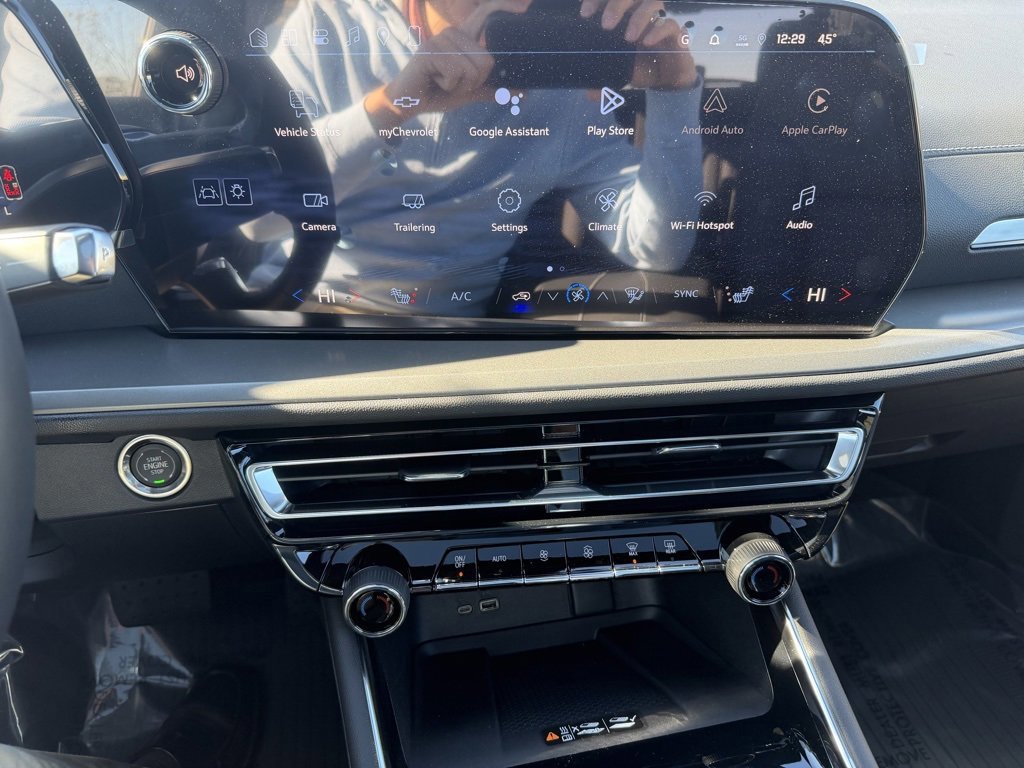 New 2026 Chevrolet Traverse LT w/ Sun and Wheel Package image 9