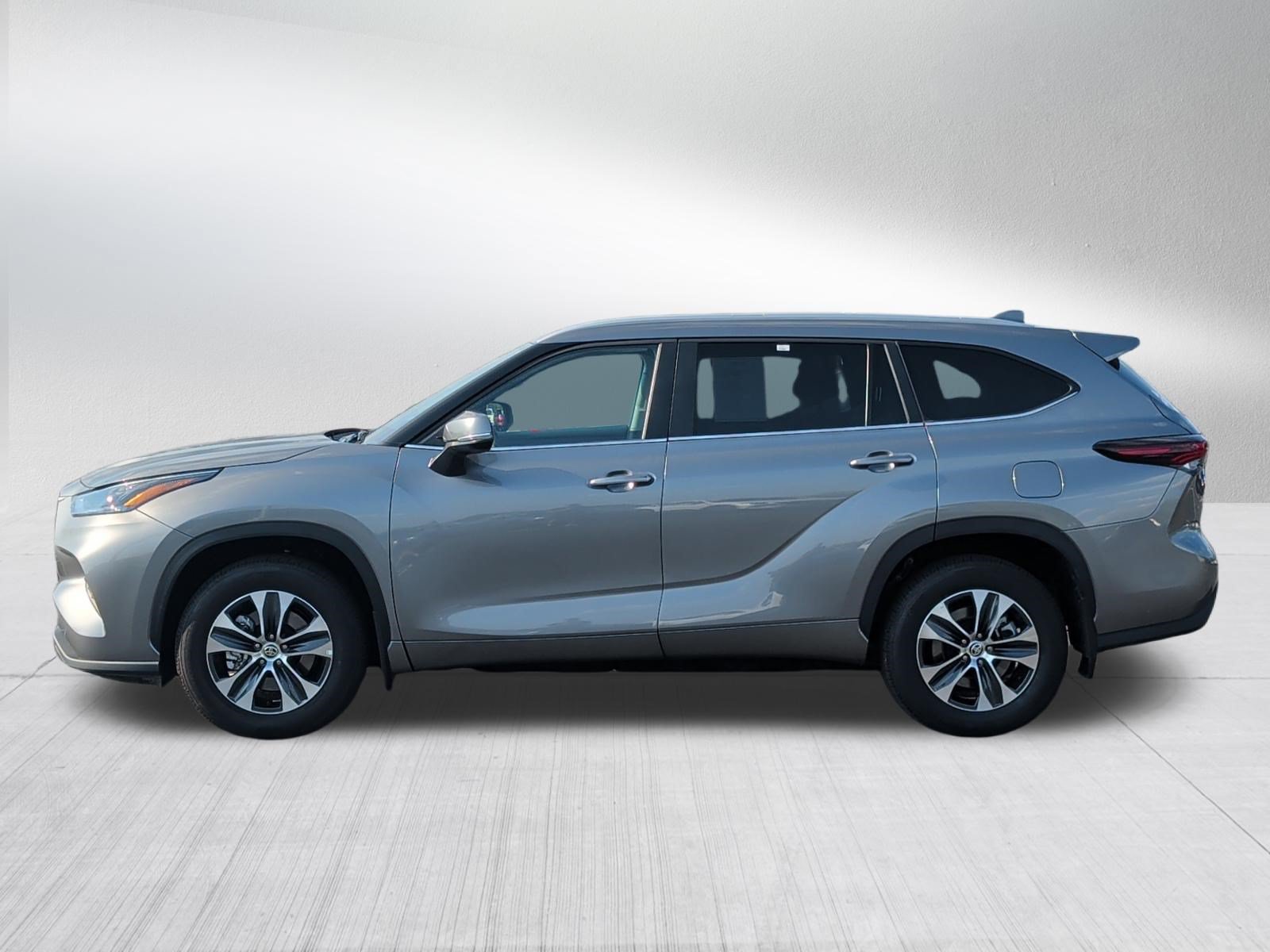 Certified 2026 Toyota Highlander XLE AWD/4WD image 4