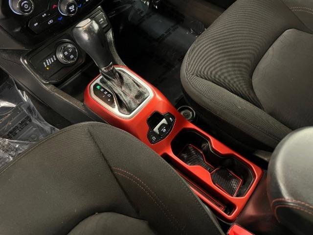 Used 2019 Jeep Renegade Trailhawk w/ Cold Weather Group II AWD/4WD image 17