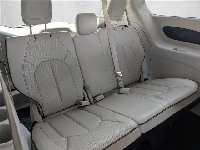 Used 2018 Chrysler Pacifica Limited w/ Advanced Safetytec Group FWD image 22