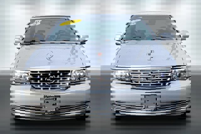 Used 2002 Cadillac Seville SLS w/ Luxury Pkg image 2